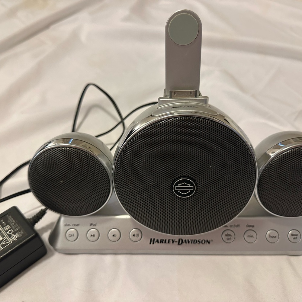 Harley-Davidson Silver and Black Speaker System
